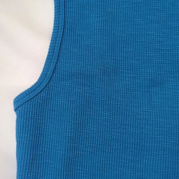 BDG Sleeveless Waffle Knit Crop Top Color Blue Size SP - Picture 4 of 12
